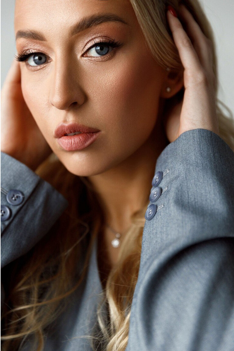 Yuliya rencontre femme 97480