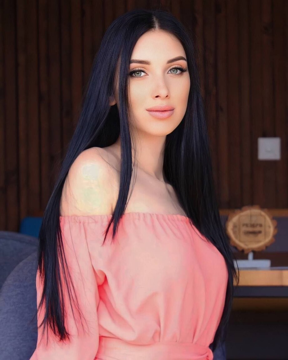 Irina rencontre femme divorcée ou veuve algerie