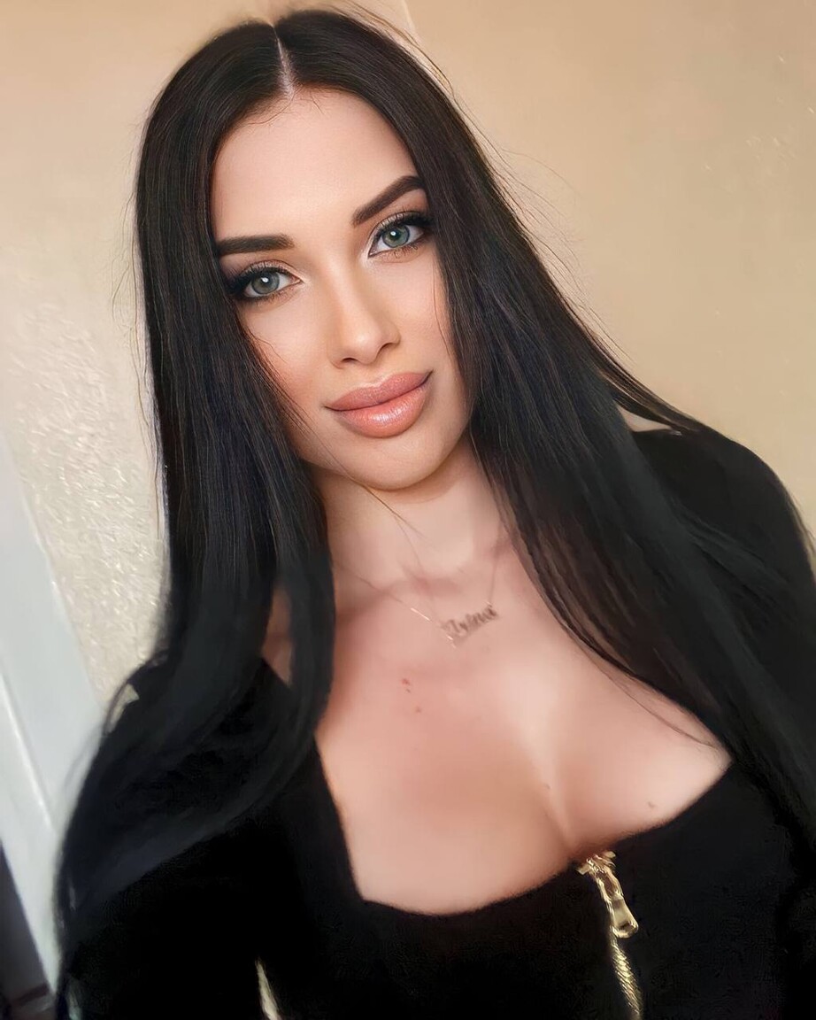 Irina rencontre femme divorcée ou veuve algerie