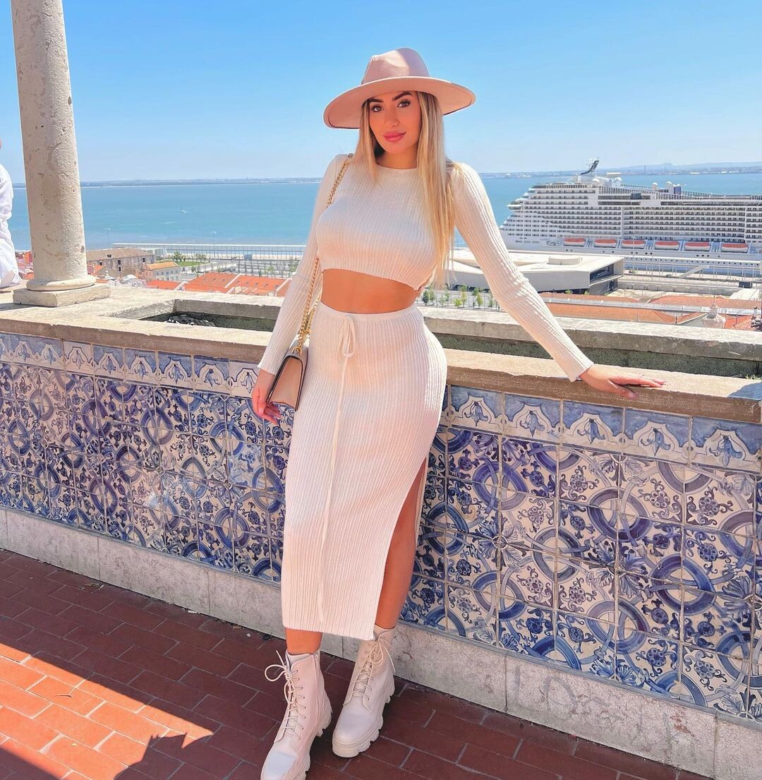 Carla rencontre femme tours