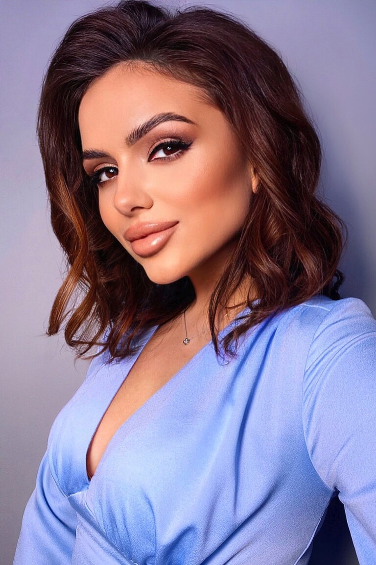 Yuliya rencontre femme veuve